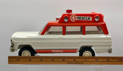1970’s Tonka Jeep Wagoneer Rescue Ambulance /b