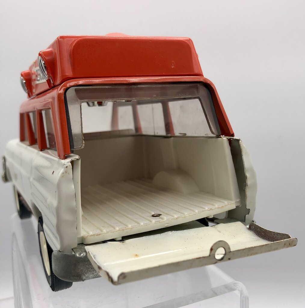 1970’s Tonka Jeep Wagoneer Rescue Ambulance /b