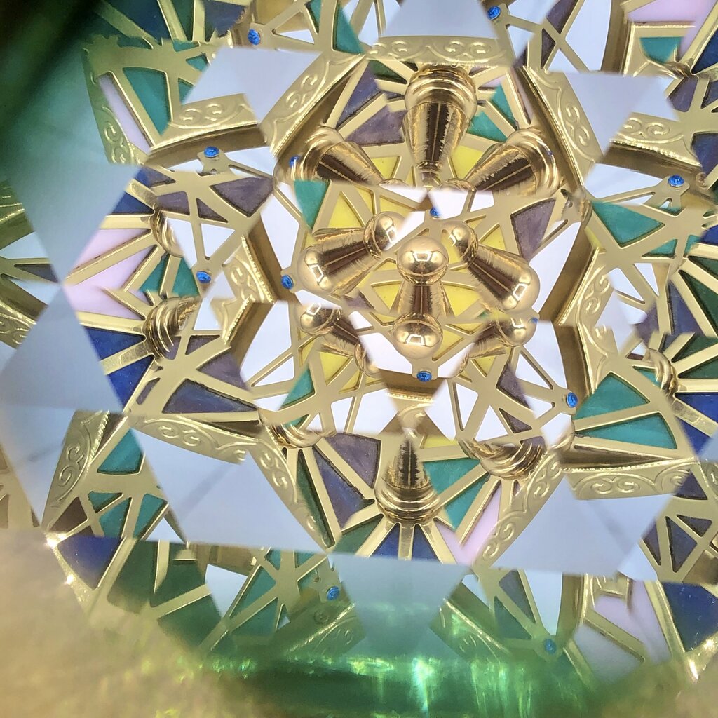 San Francisco Music Box Co. Musical Prism “Somewhere Out There” /b