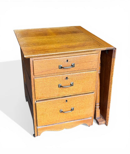 Flip-Top Desk/Table On Wheels