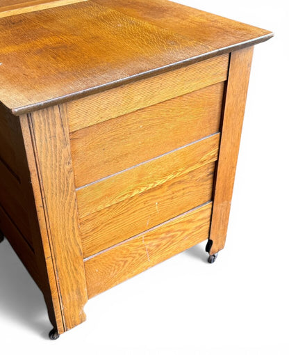 Flip-Top Desk/Table On Wheels