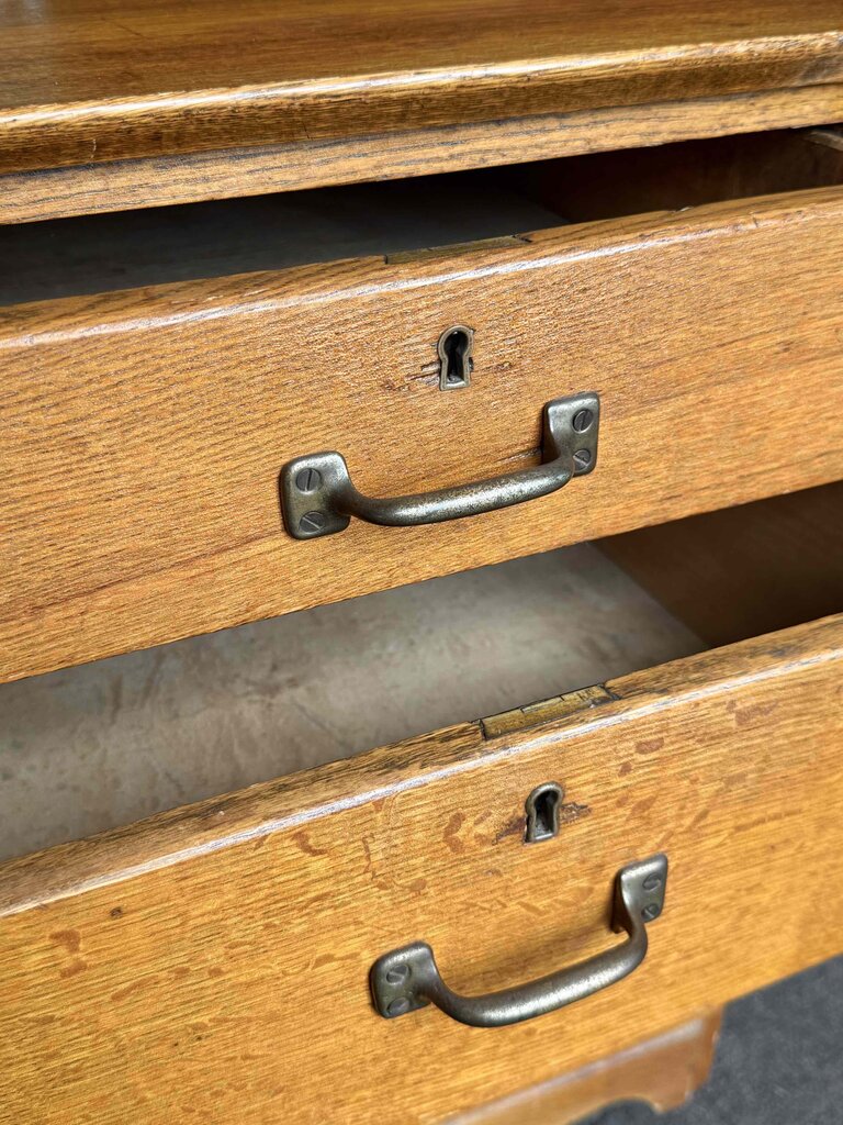 Flip-Top Desk/Table On Wheels