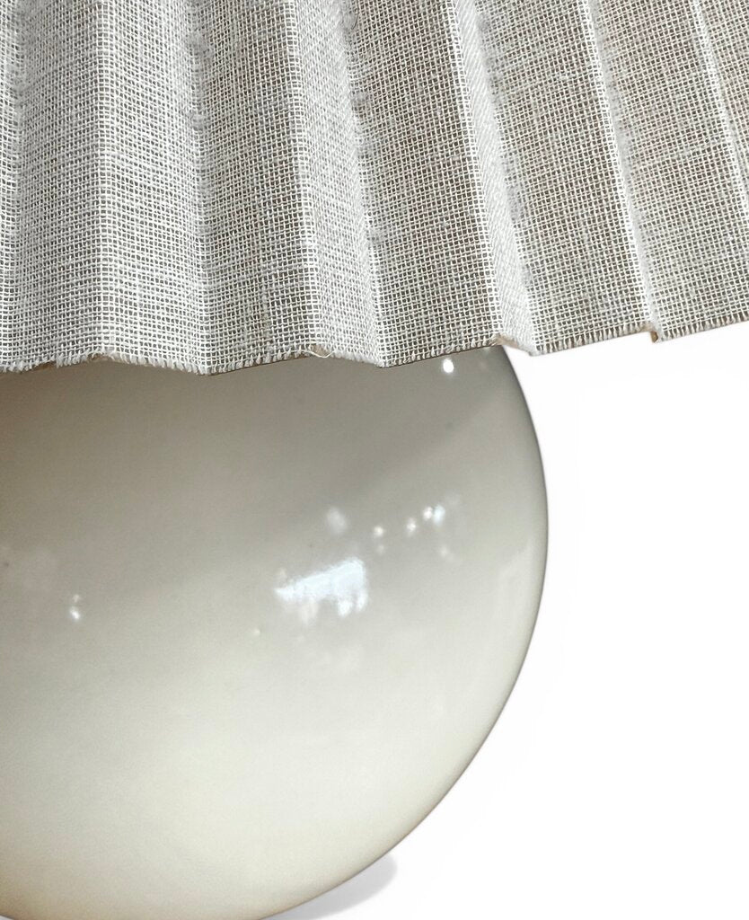 VTG Post-Modern Ceramic Sphere Lamp (WORKS)