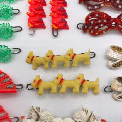 Lot of 1960’s Child’s Novelty Barrettes w/ Case ~ 22pc /b