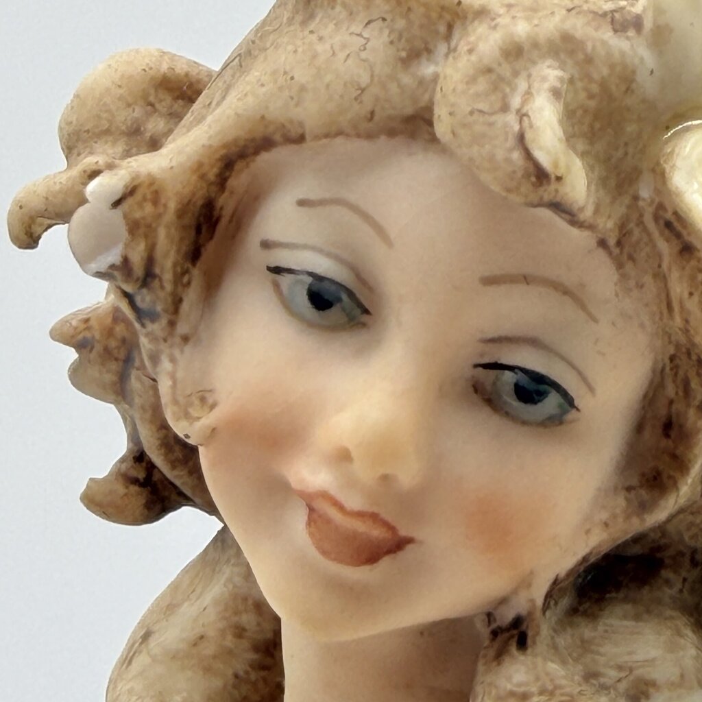 Vintage 1986 Guiseppe Armani Magic Memories 9” Girl Playing With Hoop Figurine Made In Italy /cb