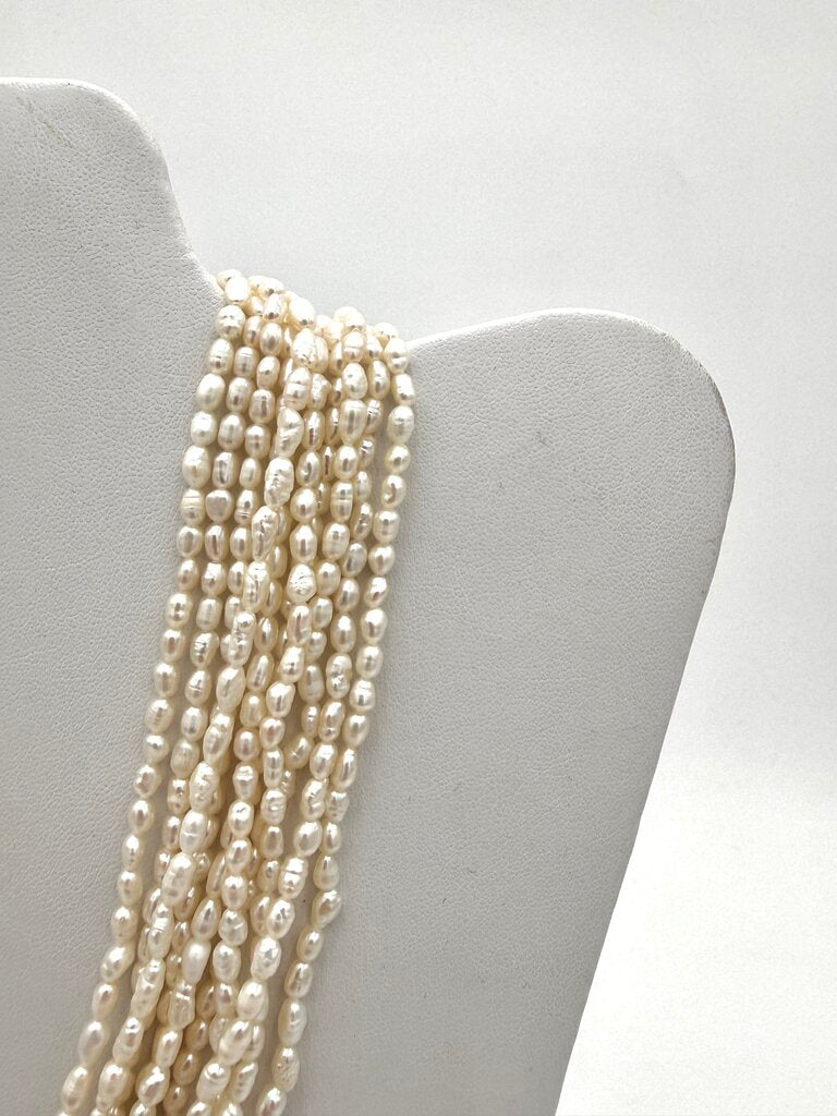 VTG Set Of 2 Freshwater Pearl Choker And Bracelet With Golden Clasp