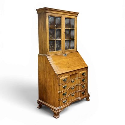 Maddox of Jamestown Hutch With Bubble Glass Doors