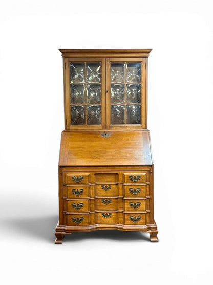 Maddox of Jamestown Hutch With Bubble Glass Doors