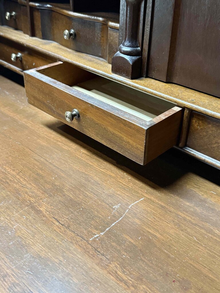 Maddox of Jamestown Hutch With Bubble Glass Doors