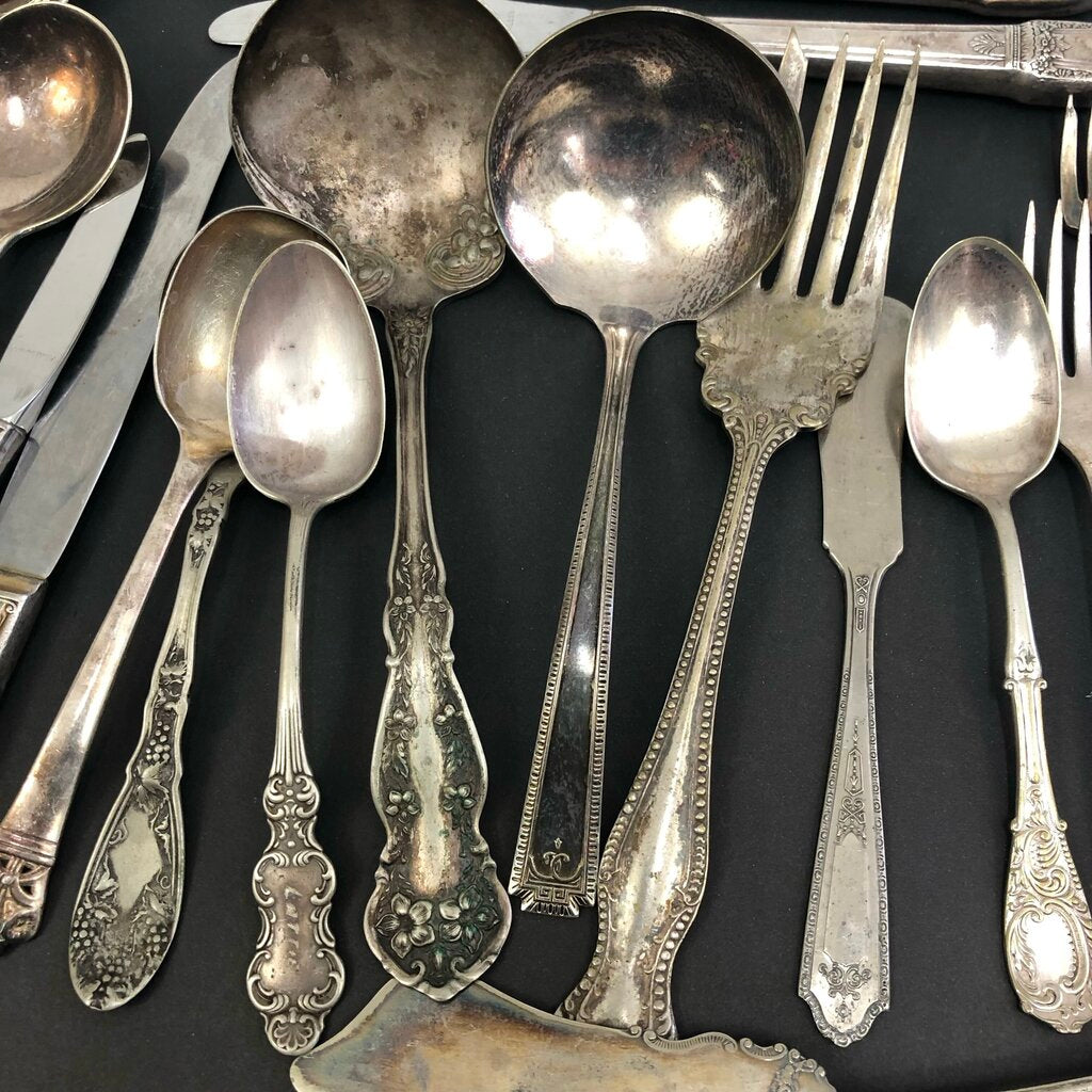 Eclectic 32pc Lot of Antique & Vintage Silver Plate Flatware /b