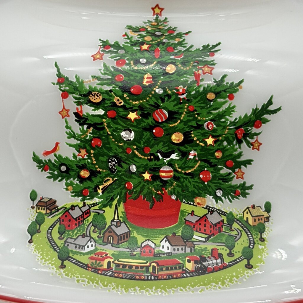 Vintage Brass Hurricane Parlor Lamp w/White Glass Ruffled Christmas Tree Shade 14 1/2” /cb