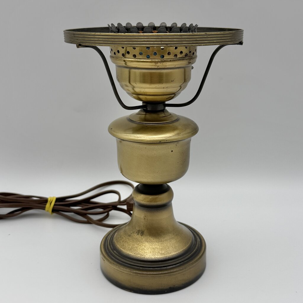 Vintage Brass Hurricane Parlor Lamp w/White Glass Ruffled Christmas Tree Shade 14 1/2” /cb