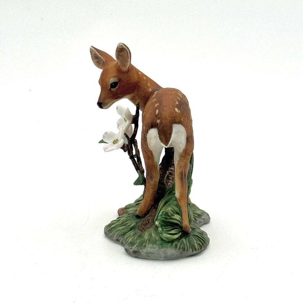 VTG Lenox " White-Tailed Deer With White Flowers" Figurine