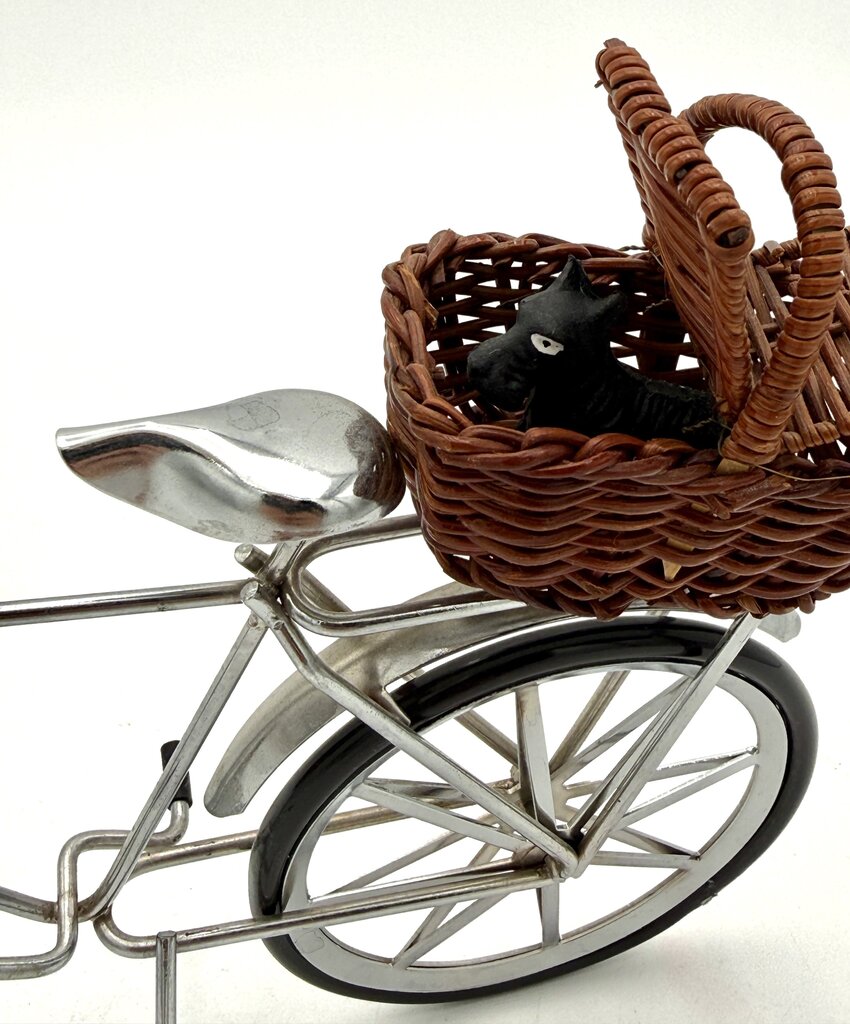 VTG 75th Anniversary Wizard of Oz Miss Gulch w/ Metal Bike & Toto
