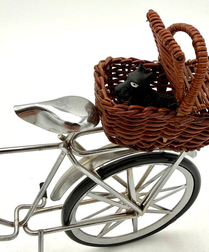 VTG 75th Anniversary Wizard of Oz Miss Gulch w/ Metal Bike & Toto