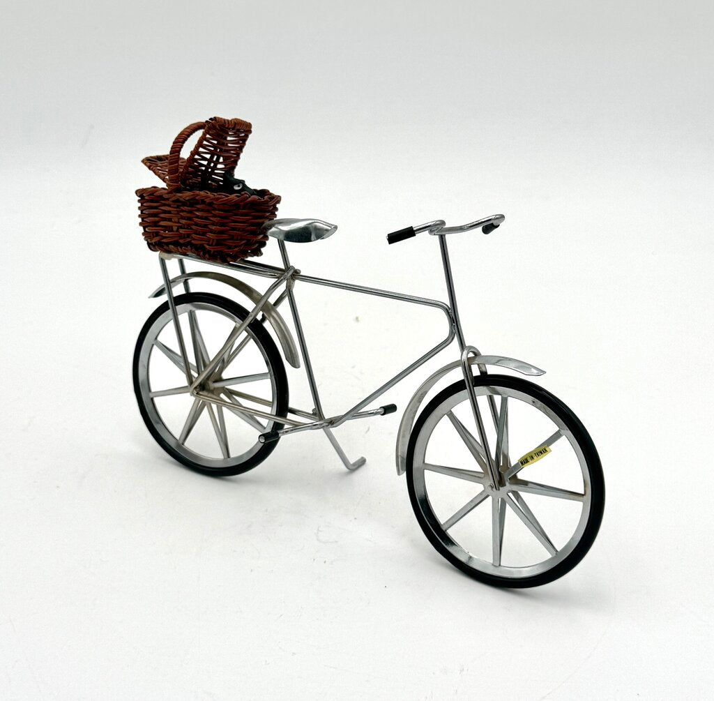 VTG 75th Anniversary Wizard of Oz Miss Gulch w/ Metal Bike & Toto