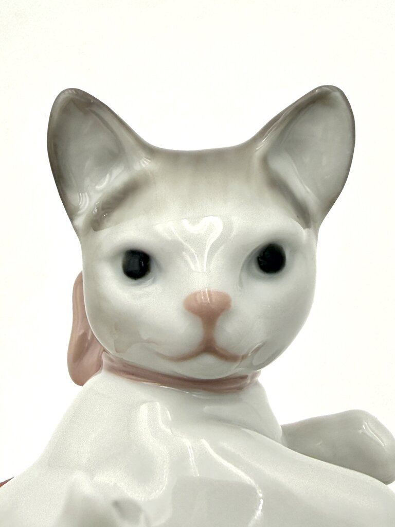 VTG Lladro Cat and Mouse Porcelain Figurine no. 5236
