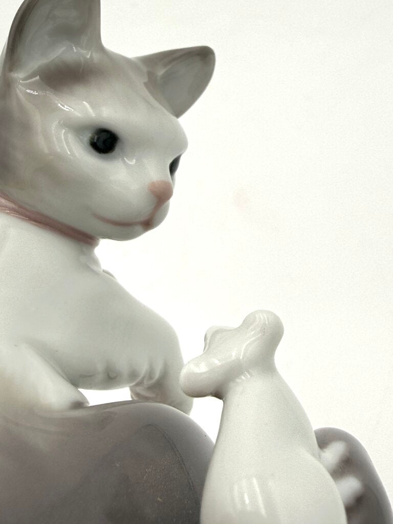 VTG Lladro Cat and Mouse Porcelain Figurine no. 5236