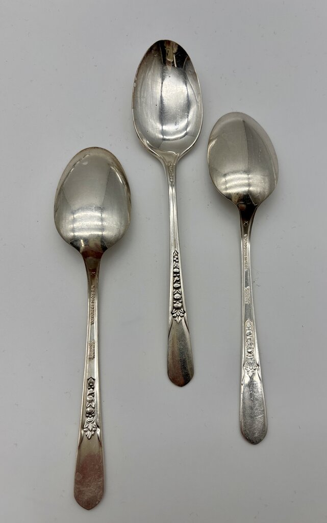 Mismatched Lot of 22 Vtg. Silver-plate Spoons, Forks & Knives /j