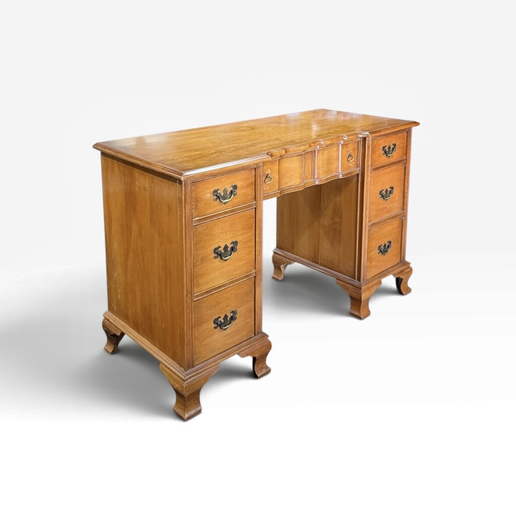 Kling 7 Drawer Maple Desk