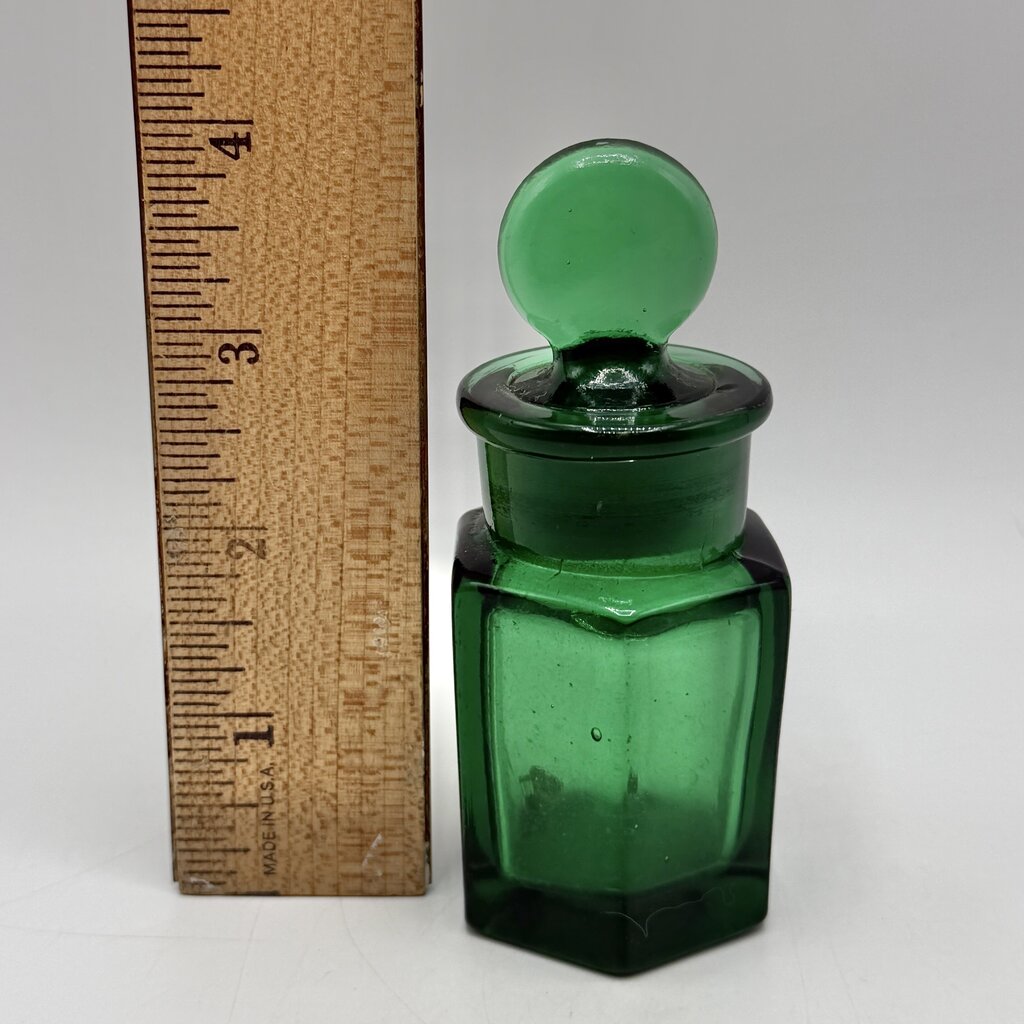 Antique Victorian Hexagonal Emerald Green Glass Smelling Salts Bottle /cb