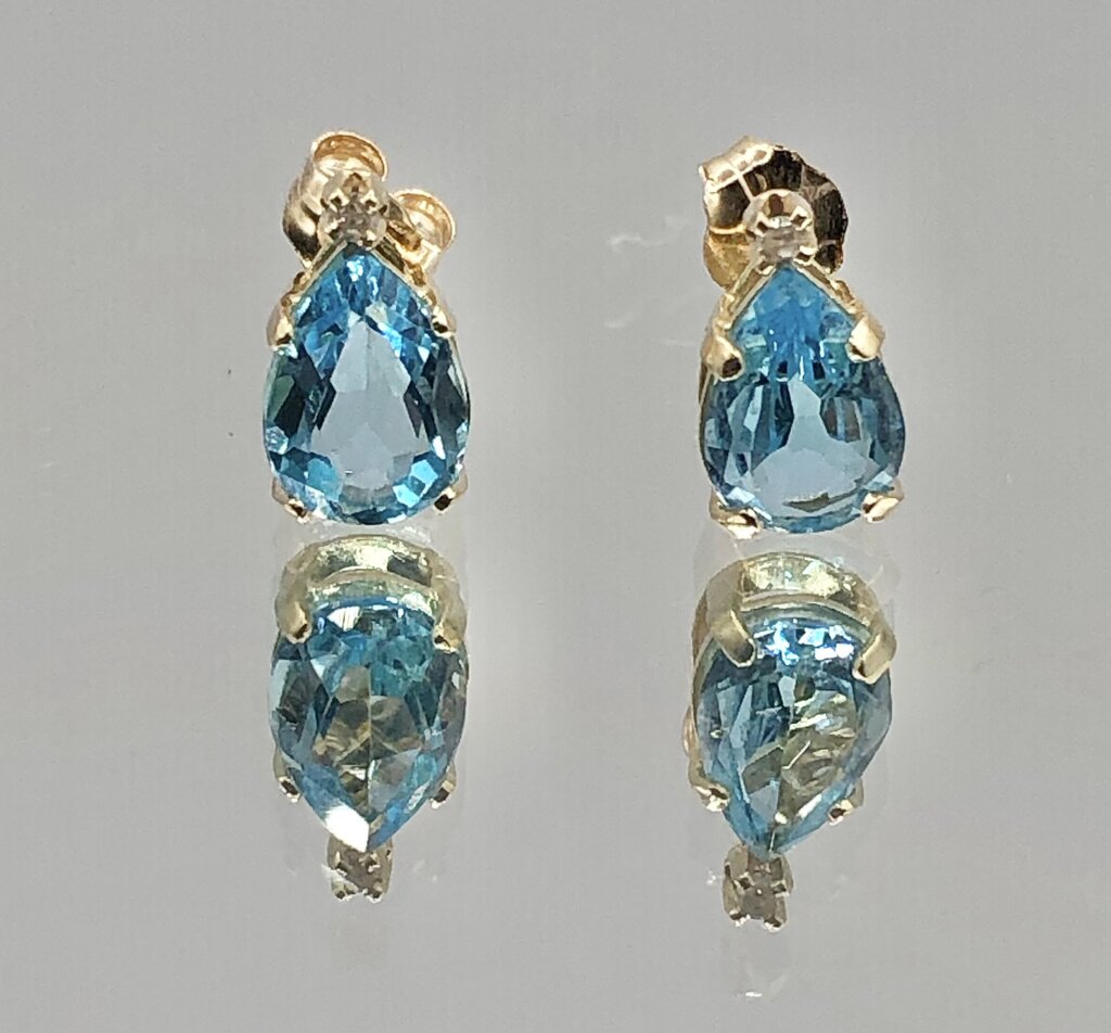 14K Yellow Gold Swiss Blue Topaz & Diamond Stud Earrings /b
