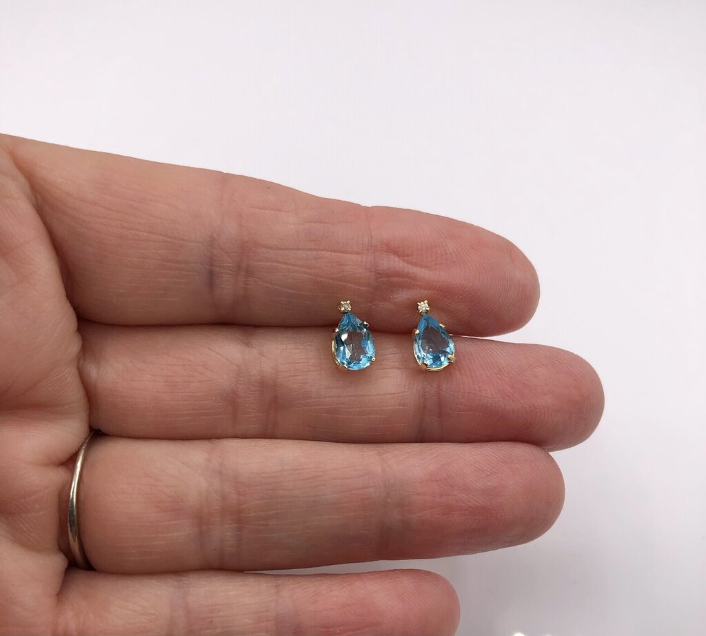 14K Yellow Gold Swiss Blue Topaz & Diamond Stud Earrings /b