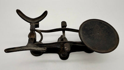 Antique Cast Iron Countertop Balance Scale & Weights /j