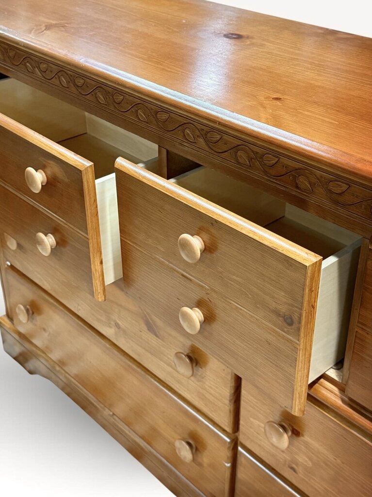Oak Leaf Trim 7 Drawer Long Dresser