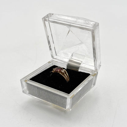 VTG 10k Yellow Gold Ring w/ Oval Cut Red Garnet