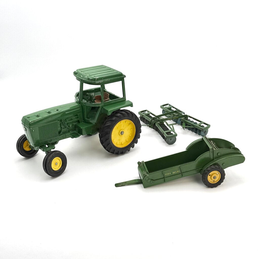 VTG John Deere 1:16 Diecast Farm Tractor w/ Disc Harrow & Manure Spreader