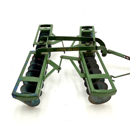 VTG John Deere 1:16 Diecast Farm Tractor w/ Disc Harrow & Manure Spreader
