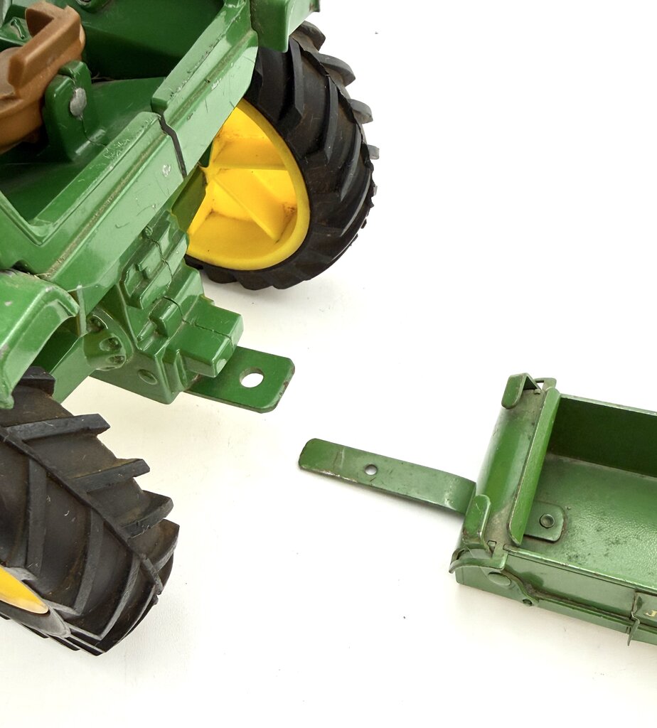 VTG John Deere 1:16 Diecast Farm Tractor w/ Disc Harrow & Manure Spreader