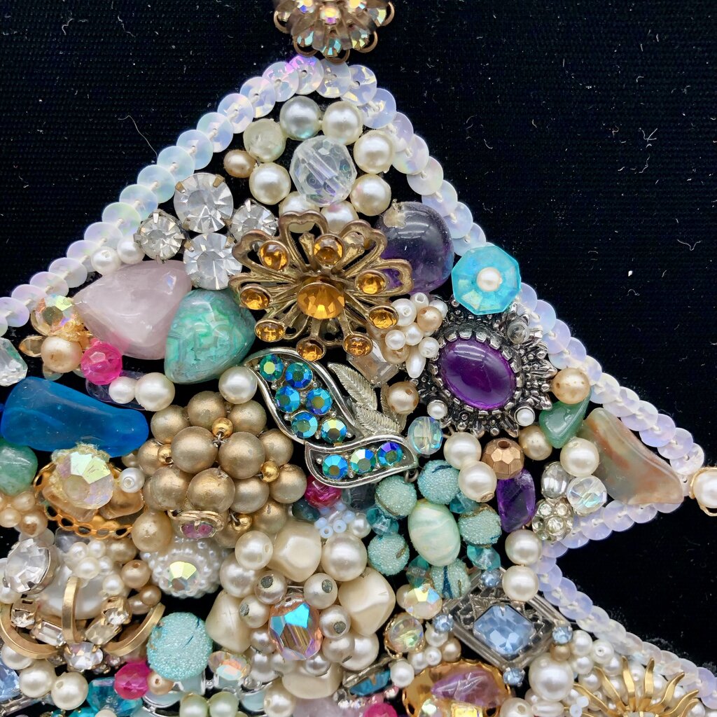 Vintage Framed Jewelry Art Christmas Tree on Velvet 18x22 /b