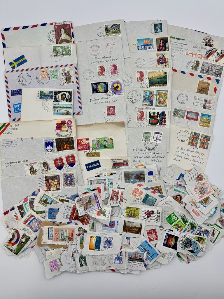 Lot of 200+ Vtg. International Stamps & Covers /j