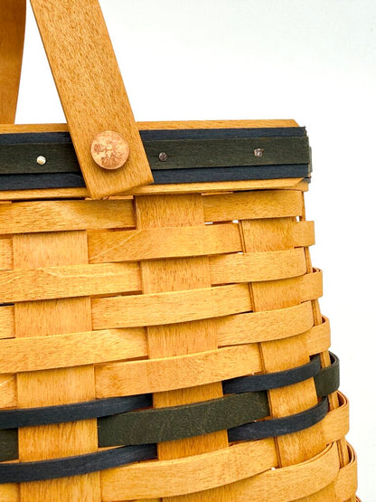Longaberger 1998 Collectors Club Woven Picnic Basket w/ Wood Lid & Handle