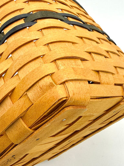 Longaberger 1998 Collectors Club Woven Picnic Basket w/ Wood Lid & Handle
