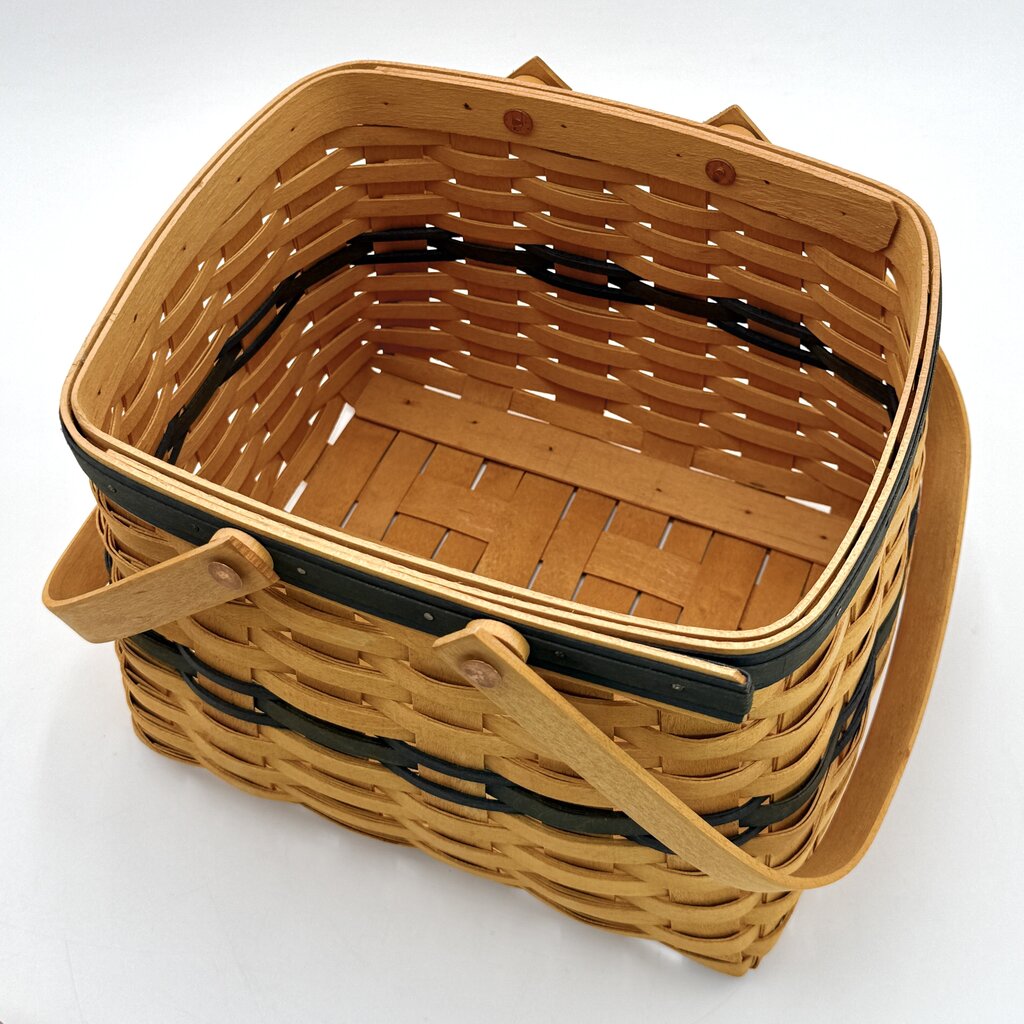 Longaberger 1998 Collectors Club Woven Picnic Basket w/ Wood Lid & Handle