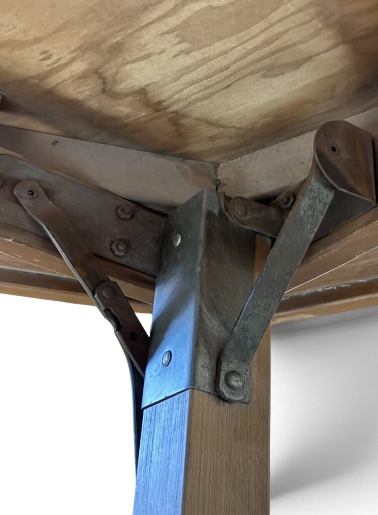 Poker Table With Folding Legs & Top Cover