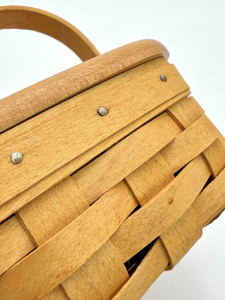 Longaberger 2002 Tarragon Lidded Storage Basket
