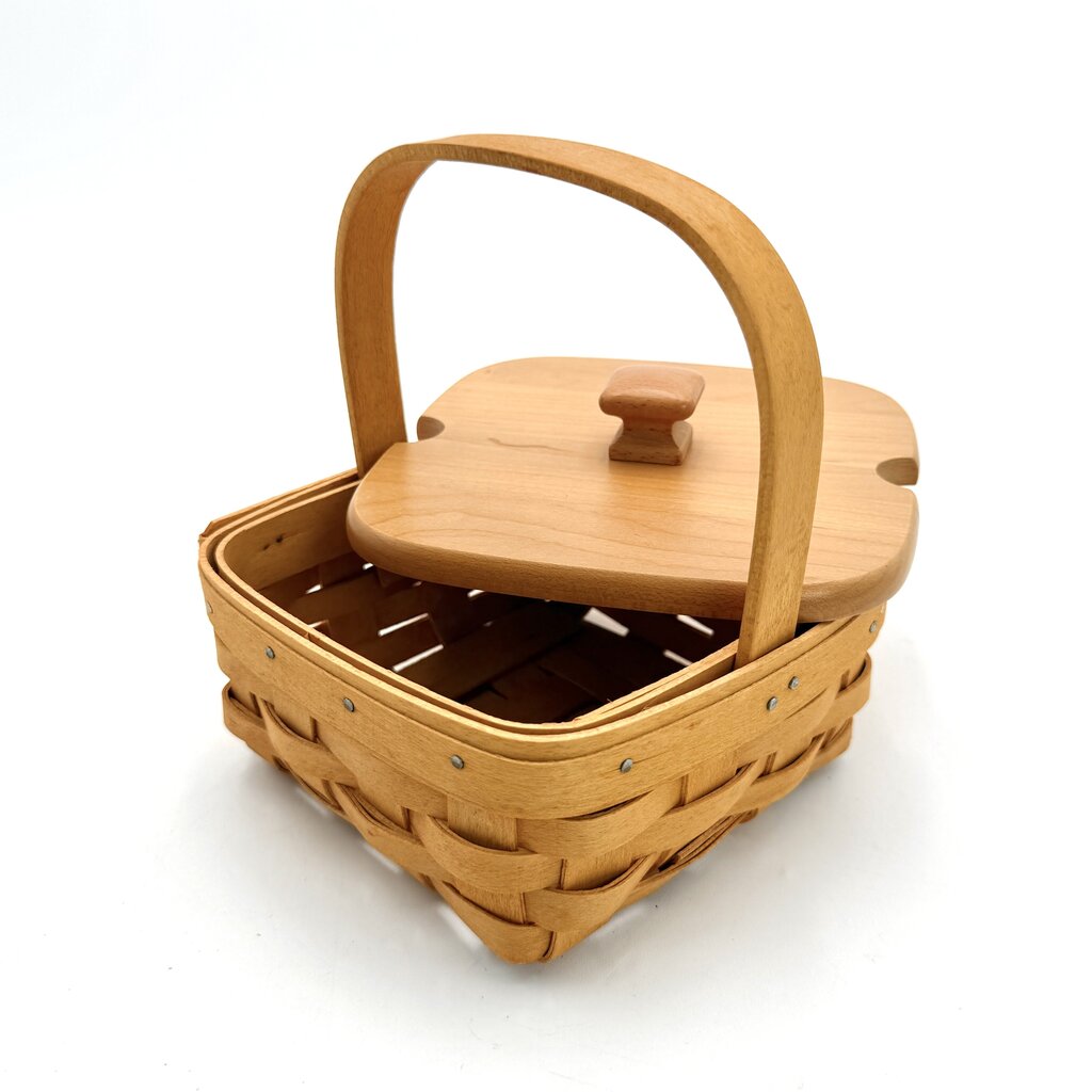 Longaberger 2002 Tarragon Lidded Storage Basket