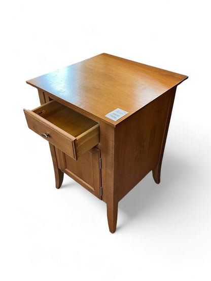 Leisters Furniture Nightstand