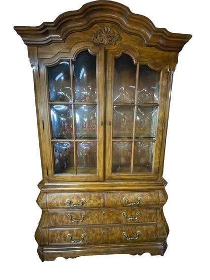 Drexel Heritage China Cabinet with 2 doors and 4 drawers