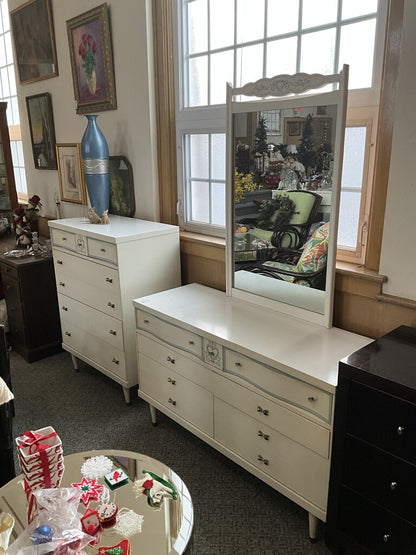 Mid-Century Dresser 7 Drawer