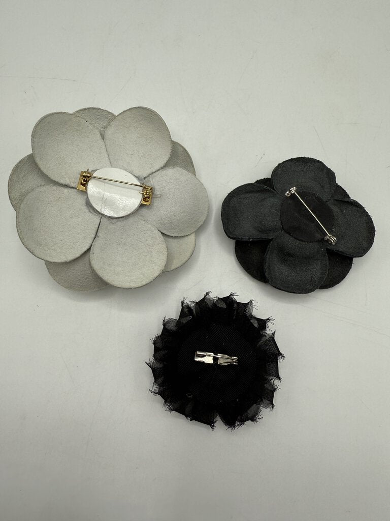 VTG Handcrafted Flower Brooch/Pin Black White Leather Fabric /ro