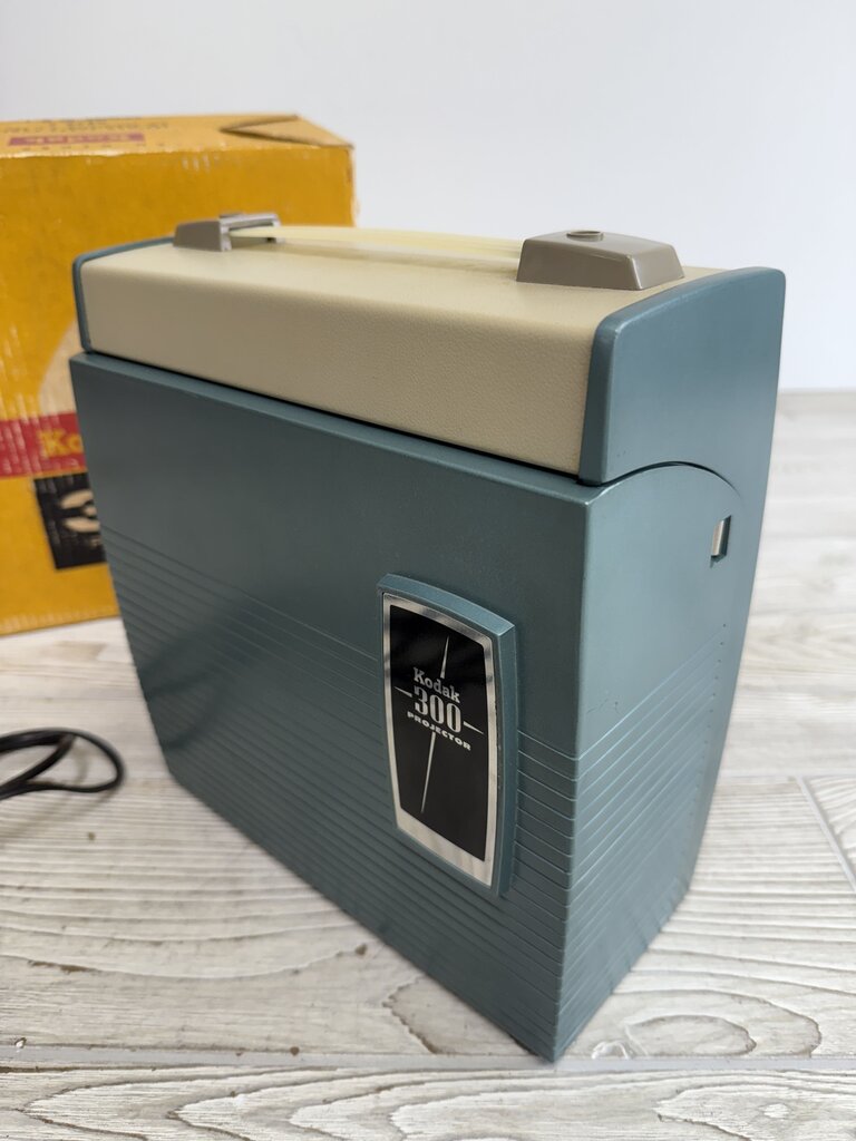 Vintage Kodak 300 Slide Projector in Aqua Blue Tested, Works /rw