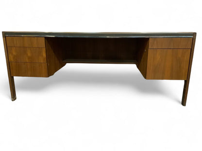 MCM Desk