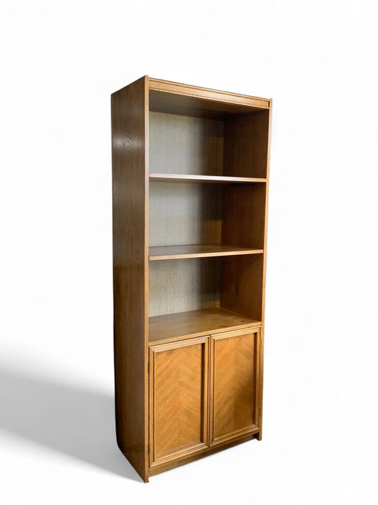 Tall Bookshelf With Closed Bottom