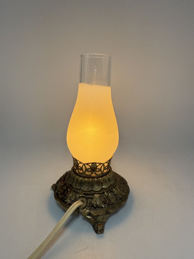 VTG Matson K770 Signed Regency Brass Hurricane Accent Lamp/Light 6” tall /rw