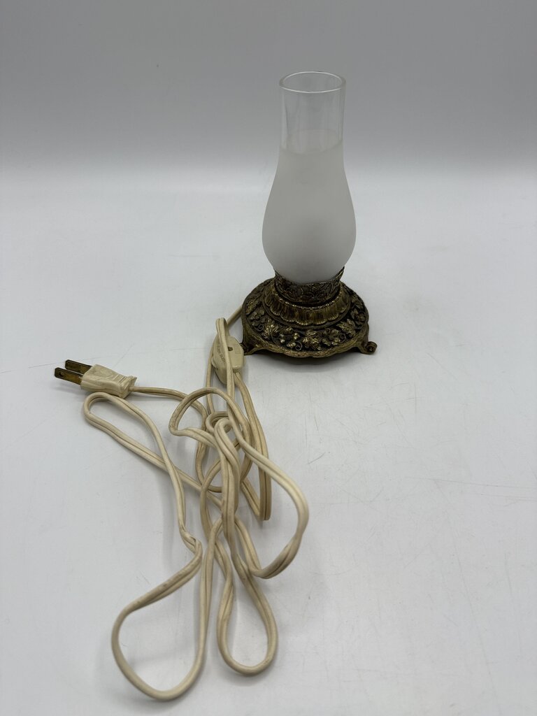 VTG Matson K770 Signed Regency Brass Hurricane Accent Lamp/Light 6” tall /rw